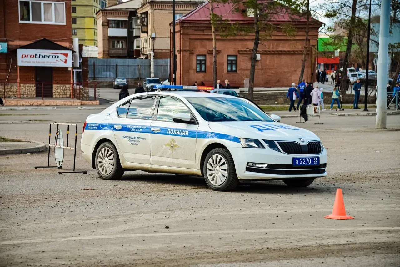 В Оренбурге заработали новые камеры фиксации нарушений ПДД В тестовом режиме в городе начали работу новые стационарные комплексы фотовидеофиксации Камеры установлены на трёх участках ул Аксакова 9 превышение скорости непристёгнутый ремень телефон за рулём перекрёсток ул Уральской и Неплюева скорость ремень выезд на встречную полосу световые приборы 9 км 430 м Загородного шоссе скорость нарушения знаков остановки и стоянки ремень световые приборы В Госавтоинспекции уточнили что оборудование проходит тестовые испытания Читайте нас там где вам удобно На нашем сайте Подписывайтесь в Дзене В Максе В Одноклассниках В ВКонтакте