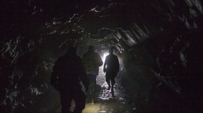 Пожар произошёл в шахте рудника «Скалистый» в Норильске   Пожар произошёл в шахте рудника «Скалистый» в Норильске на глубине 800 м.  Читать далее