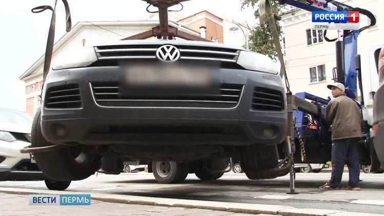 В Пермском крае с начала года нетрезвые водители лишились 240 автомобилей В Пермском крае с начала года нетрезвые водители лишились 240 автомобилей и выплатили 21 млн рублей административных штрафов. Об этом сообщили в пресс-службе ГУФССП России по Пермскому краю. Всего в первом полугодии в службе судебных приставов находилось порядка 3 тысяч исполнительных производств о взыскании административных штрафов за управление транспортным средством в состоянии опьянения. Это на 18% меньше, чем в аналогичном периоде прошлого года.