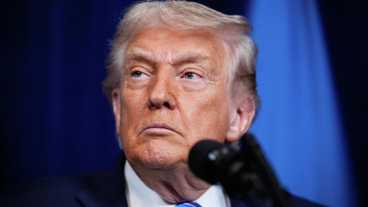 Власти Калифорнии подали 52 иска против Дональда Трампа за 2025 год В 80 случаев суды принимали решение в пользу штата либо же администрация президента США отказывалась от своих претензий Информацию опубликовала газета San Francisco Chronicles со ссылкой на калифорнийского генпрокурора Роба Бонту Отмечается что федеральные суды заблокировали решения главы Белого дома по некоторым важным вопросам на местном уровне включая ввод Национальной гвардии в Лос Анджелес Журналисты добавили что за 2025 й Калифорния смогла сэкономить 168 миллиардов долларов Эти деньги пошли на финансирование автомагистралей и аэропортов помощь жертвам преступлений и обеспечение безопасности от потенциальных террористических атак Подписаться на Говорит Москва Telegram VK MAX