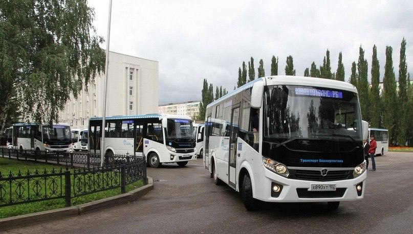 В Стерлитамаке на Троицкую родительскую субботу пустят автобусы до Нового кладбища 7 июня автобусы до Нового кладбища будут выезжать с автовокзала. Первое отправление - 8:00, последнее - 17:00. Интервал зависит от загруженности. Оплатить проезд можно как наличными, так и по транспортным, социальным и банковским картам. Фото: Юшатыр