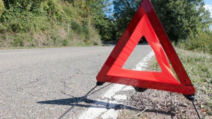 Пассажиры ехали к священному месту Бекет Ата подробности аварии унёсшей жизни десяти человек в Мангистау Как стало известно пассажиры Toyota Hiace ехали на паломничество к святыне Бекет Ата Все они граждане Казахстана приехали из разных регионов Есть госпитализированные с травмами им оказывается необходимая медицинская помощь рассказал официальный представитель МВД Шынгыс Алекешев В связи с трагедией в ведомстве создан круглосуточный штаб расследование находится на личном контроле министра Сейчас проверяют действия водителя техническое состояние минивэна и условия поездки Совместно с акиматами оказывается поддержка семьям погибших и пострадавших Фото Freepik t me orda kz