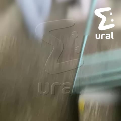 Потоп в школе 183 Екатеринбурга: крыша протекла во время занятий