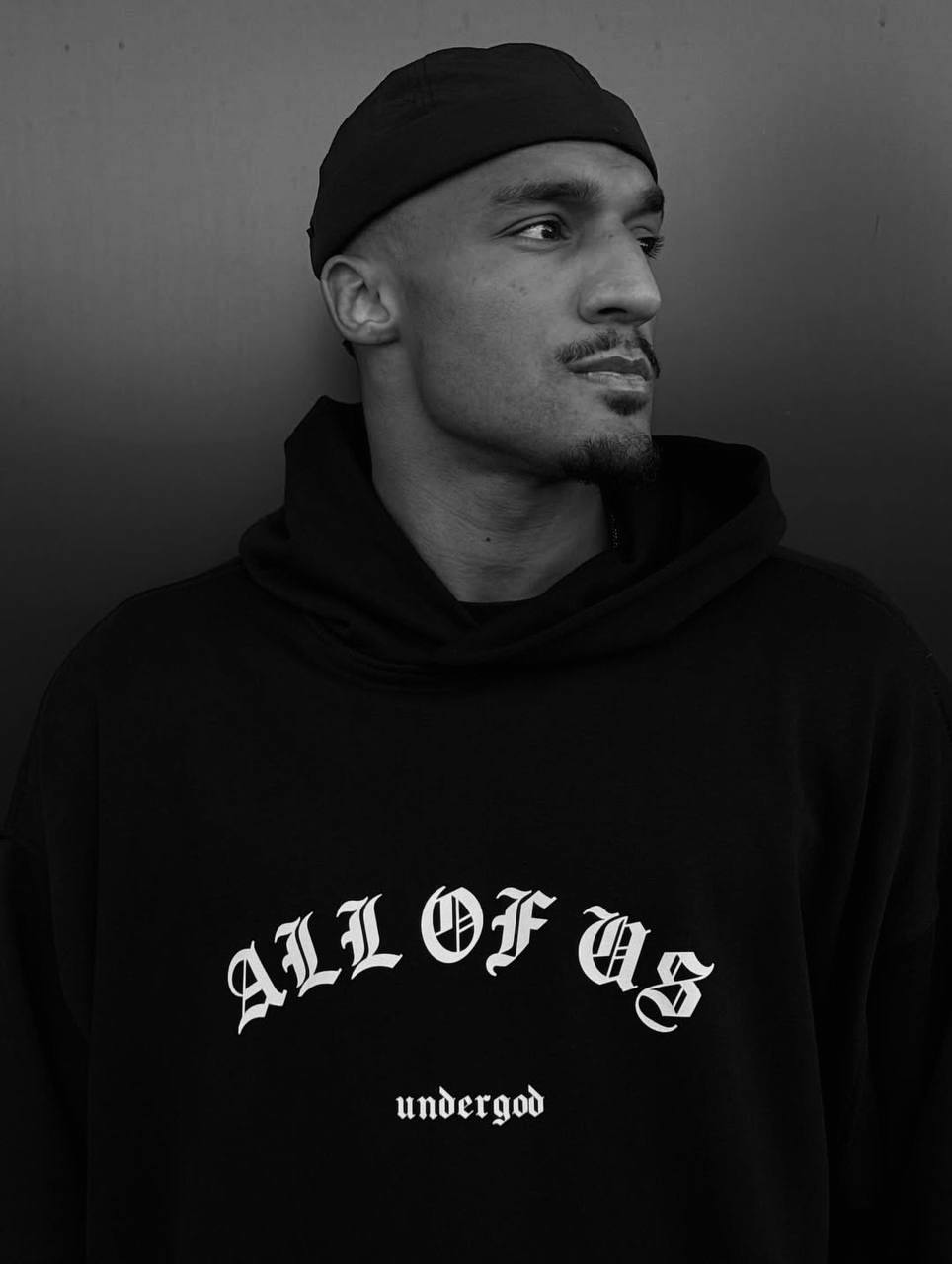 Воспитанник ЦСКА Лайонел Адамс погиб в Подмосковье Предварительно он покончил с собой сообщили РИА Новости в правоохранительных органах Тело Адамса обнаружено в Подмосковье По предварительным данным он покончил с собой сказал собеседник агентства В конце декабря СМИ сообщали о том что игрок стал жертвой нападения с применением пистолета в подмосковном Звенигороде Тогда спортсмен был госпитализирован с рваными ранами губ и огнестрельным ранением Подписывайтесь на РИА Новости Спорт в MAX