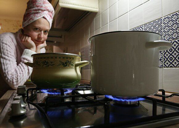 На следующей неделе горячую воду отключат в трех микрорайонах Перми В Перми продолжается подготовка к новому отопительному сезону. Энергетики уже проверили 25% трубопроводов отопления и горячего водоснабжения на прочность и герметичность. Работы ведутся во всех районах города. Проведение гидравлических испытаний требует временного отключения горячей воды. На следующей неделе проверки пройдут в микрорайонах Висим, Кислотные дачи и Левшино. Также продолжаются работы в Закамске, Городских горках и Балатово. Источник ЧП Пермь Прислать новость