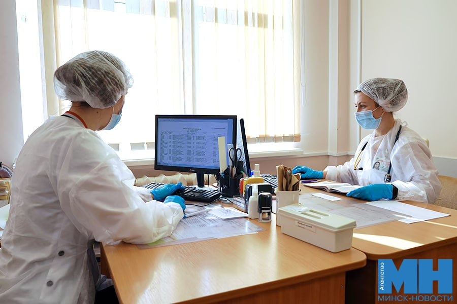 В Беларуси ожидается рост заболеваемости ОРИ и гриппом к концу января В Минздраве отметили что ситуация закономерная и связана с возвращением детей и взрослых в коллективы после новогодних и рождественских праздников Пока показатели остаются в пределах средних многолетних значений Специалисты напоминают вакцинация гигиена рук проветривание помещений и ограничение контактов с заболевшими остаются ключевыми мерами профилактики Минск Новости MINSKNEWS BY Telegram Viber FB VK Inst TikTok YouTube