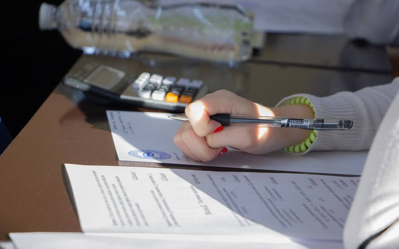 В ПГУ началась регистрация на отборочный этап профориентационной олимпиады Запись проходит до 12 декабря На сайте нужно указать ФИО телефонный номер и предмет который хотите сдать Олимпиада проходит в 2 этапа 1   Отборочный 17 20 декабря проходит дистанционно на образовательном портале Олимпиады в личном кабинете 2   В заключительном примут участие только те кто успешно справился с первым этапом Победители и призёры смогут поступить в главный вуз Приднестровья без экзаменов Телефон для справок 0 533 79523 Задать вопросы можно и Телеграме Олимпиады