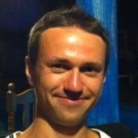 В Мечеле новый финансовый руководитель сын Игоря Зюзина В группе Мечел продолжаются кадровые перестановки На должность замгендиректора по финансам назначен Кирилл Зюзин фото из профиля LinkedIn сын главного бенефициара компании Игоря Зюзина С 2018 го пост занимала Нелли Галеева она компанию покинула Как отметил гендиректор Мечела Игорь Хафизов у Зюзина большой управленческий опыт в структурах группы а его компетенции помогут оптимизировать финансовые потоки и поддержать устойчивость бизнеса Напомним ранее компанию покинул Олег Коржов он руководил Мечелом с 2014 года Также компания отказалась от дивизиональной структуры управления теперь у генерального директора Игоря Хафизова гораздо больше полномочий Coala