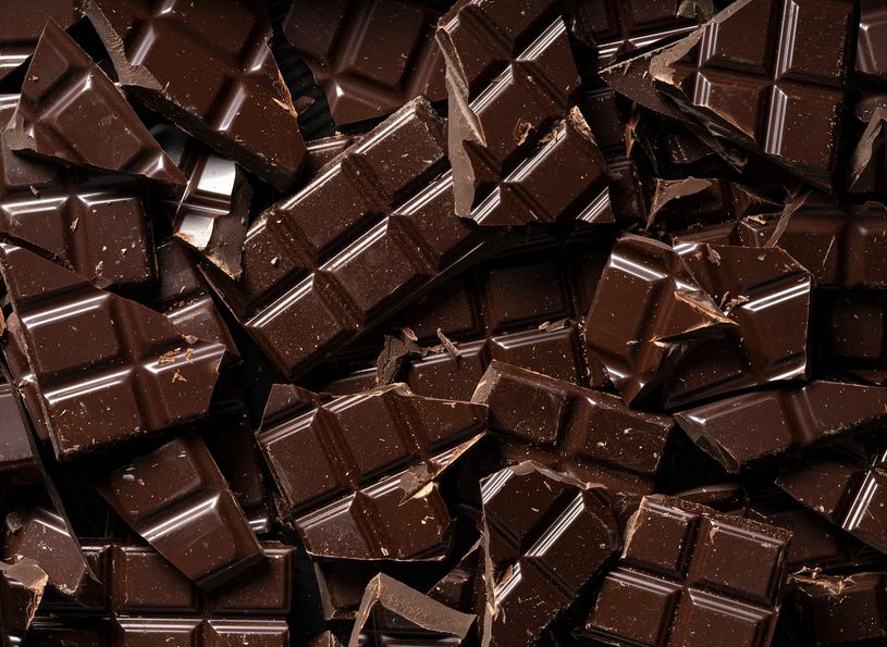 40 летнего улан удэнца поймали на краже 14 плиток шоколада В Улан Удэ задержали воришку который украл в городском супермаркете 14 плиток шоколада 40 летний мужчина сложил в свою поясную сумку сладости и прошел мимо кассы не оплатив товар Ущерб составил более 5 тысяч рублей Как выяснилось позже мужчина планировал заработать на продаже шоколадок Бурятия Подробнее в Номер один Сообщить нам свою новость можно по кнопке Письмо в редакцию