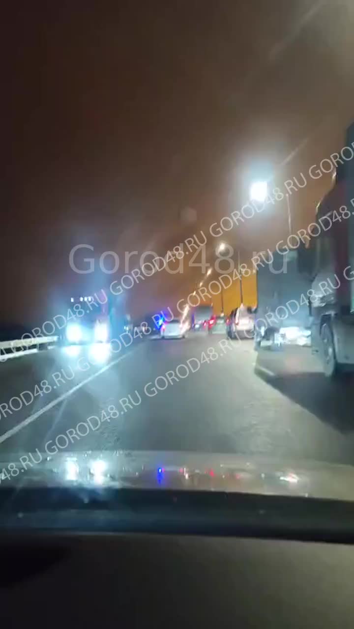 Реверсивное движение введено на трассе Екатеринбург-Тюмень из-за массовой аварии