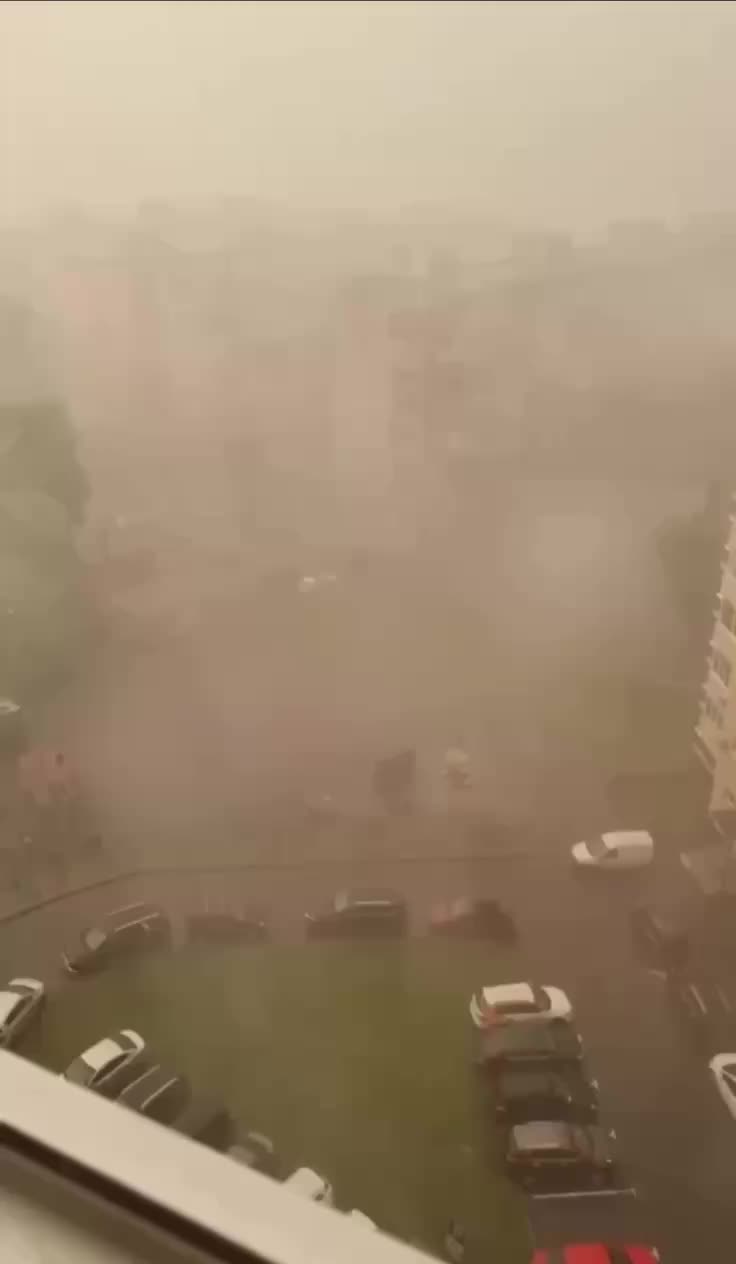 Мощные ливни и песчаная буря ожидаются в Москве и Реутове