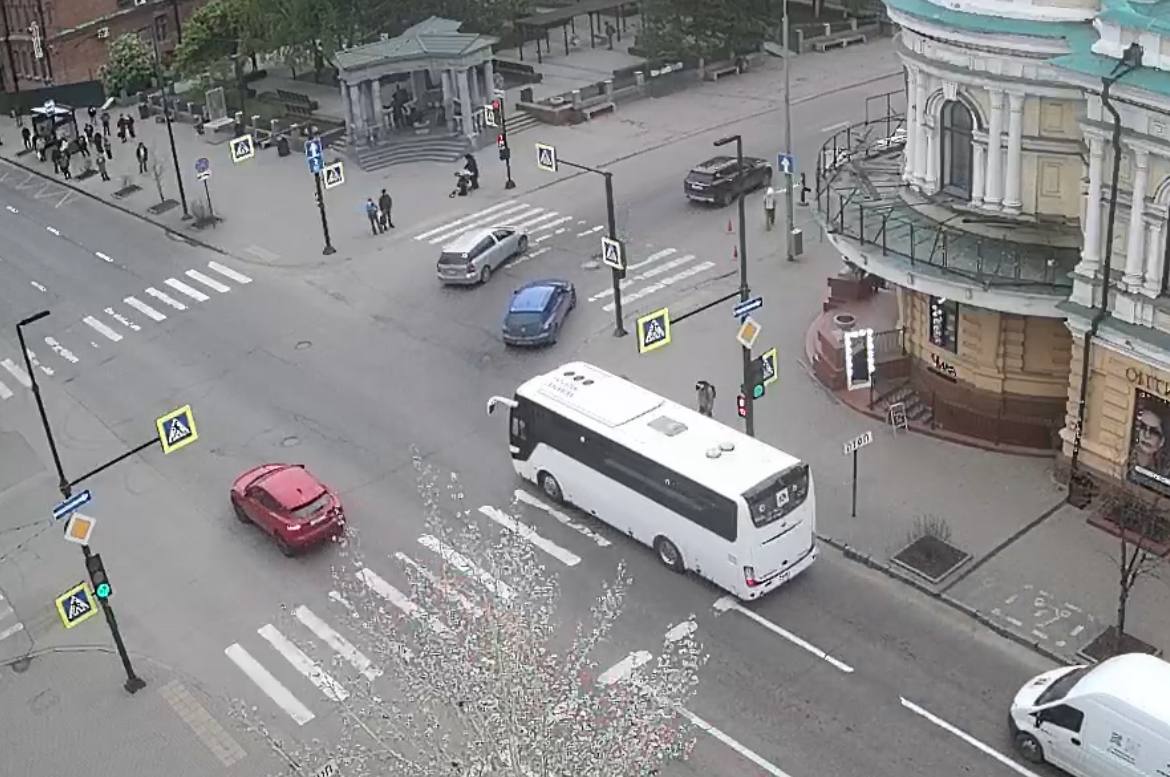 Вывеску «Детский мир» сняли с магазина в центре Красноярска Место логотипа займет надпись «ТД Гадалов», как это было более чем 100 лет назад. Подробнее о грядущей реставрации исторического особняка на Мира писали здесь. Это Борус.Люди