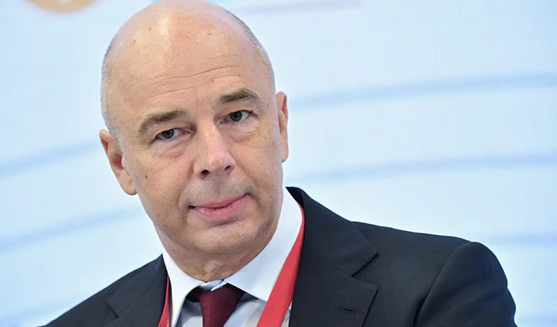 Намекаю, как могу. Министр финансов России Антон Силуанов намекает Центробанку на снижение ключевой ставки. Силуанов отметил, что наблюдающееся замедление темпов роста кредитования и охлаждение экономики дают Банку России больше возможностей для принятия решений в части денежно-кредитной политики. Банк России и без министра финансов видит всю "внутрянку" происходящих в экономике процессов, но, по всей видимости, запрос к Минфину со стороны экономических агентов настолько высок, что глава ведомства тактично намекает - "уже пора". Речь, конечно, про снижение ключевой ставки ЦБ. Напомним, Совет директоров регулятора на последнем заседании отставил ключевую ставку без изменений и направил рынку нейтральный сигнал. Следующее заседание Совета директоров ЦБ по ключевой ставке состоится 6 июня. Если Банк России примет решение снизить ставку уже в июне, это будет позитивным сюрпризом для фондового рынка хотя слишком обнадеживаться не стоит. Не рекомендация! #Обучение Ставьте лайк , если канал полезен!
