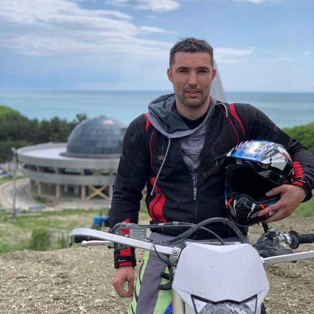 В отставку ушёл и о министра спорта края Серафим Тимченко Он занимал этот пост с 2021 года и покинул его по собственному желанию Я благодарен Губернатору Краснодарского края Вениамину Ивановичу Кондратьеву за доверие оказанное мне в 2021 году Это был вызов и возможность проверить свои силы направив энергию и веру на благо родного края Краснодарский край навсегда в моём сердце Я ухожу с поста с чувством выполненного долга заявил Тимченко   Быть в курсе Мы в MAX