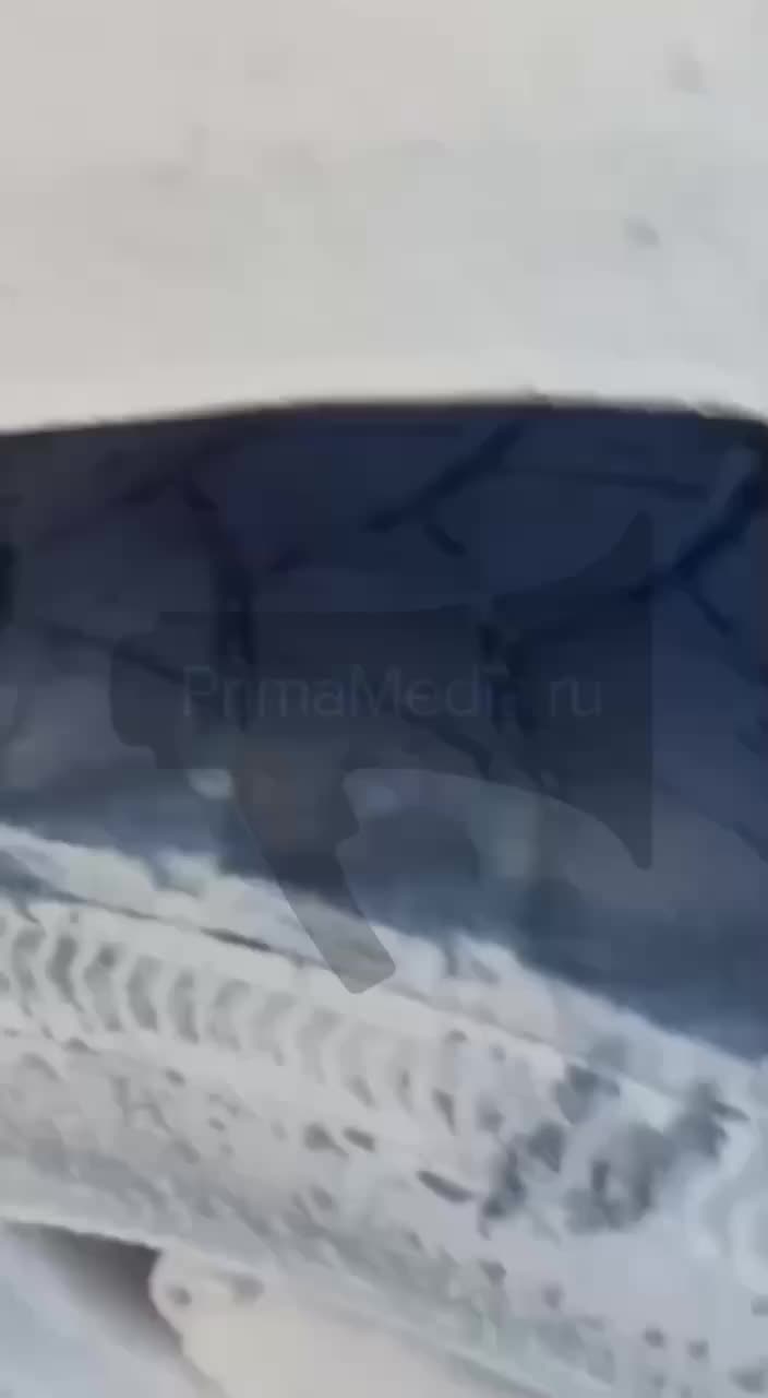 Дорога под Владивостоком заблокирована саморезами и плитами
