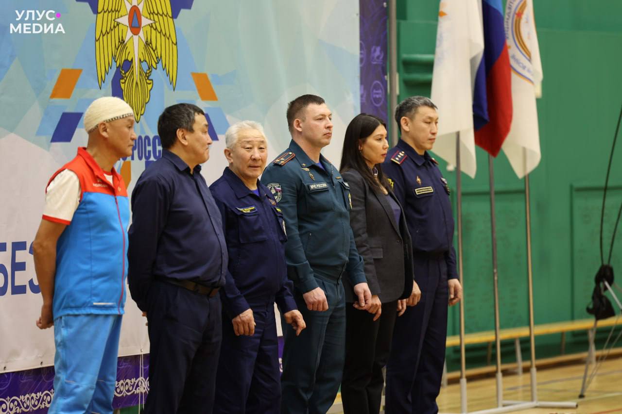 В Якутске состоялось открытие соревнований по северному многоборью среди работников МЧС   Желаем участникам победы!  Фото: Улус.Медиа  Новости Якутия Спорт