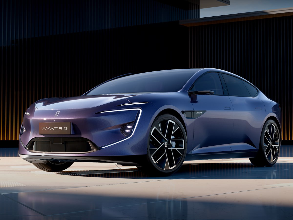 Официальные продажи электромобиля Avatr 12 стартовали в России Цена модели от 6 5 млн рублей