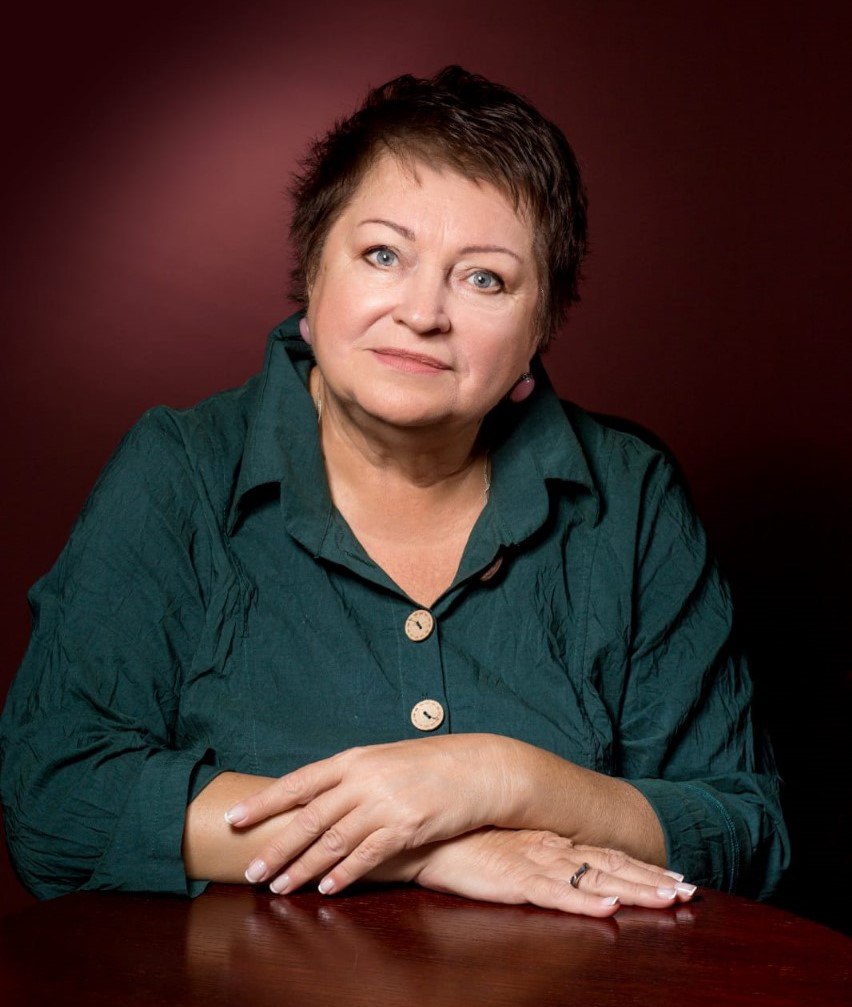 Председатель Ульяновского регионального отделения СТД РФ Наталья Никонорова награждена Почетной грамотой Союза Заслуженный работник культуры Российской Федерации Председатель Ульяновского регионального отделения Союза театральных деятелей России директор Ульяновского драматического театра им И А Гончарова Наталья Александровна Никонорова награждена Почетной грамотой СТД РФ за большой личный вклад в развитие театрального искусства многолетнюю плодотворную организаторскую и творческую деятельность высокий профессионализм преданное служение Союзу театральных деятелей Российской Федерации искреннюю заинтересованность в нашей общей работе и в связи с юбилеем со дня рождения В своем поздравлении с юбилеем Председатель СТД РФ Владимир Машков отметил талант инициативность ответственность и профессионализм Натальи Александровны поблагодарил за активную общественную работу в Союзе и пожелал крепкого здоровья счастья и энергии на воплощение всех планов