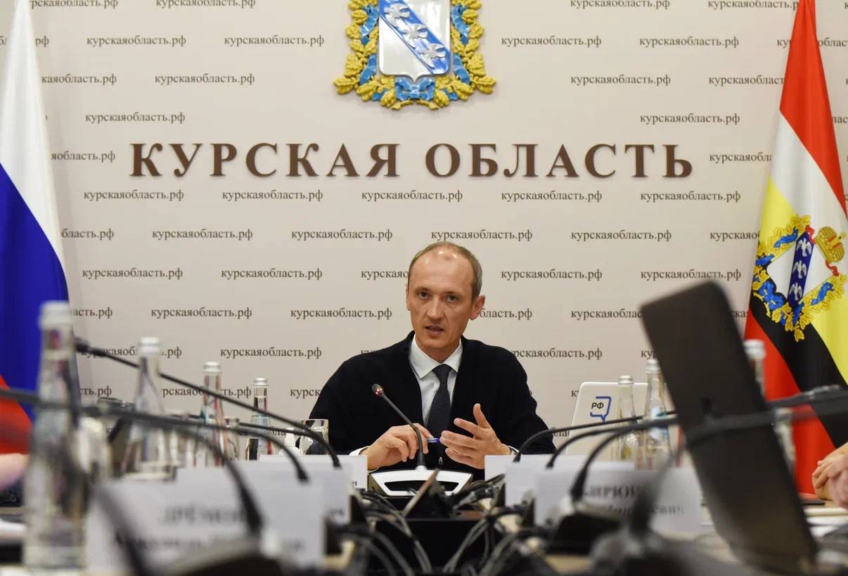 Курская область стала частью пилотного проекта, где прошло тестирование «дашборда губернатора». Сегодня детали проекта и развитие цифровой отрасли региона обсудили с вице-премьером — руководителем Аппарата Правительства РФ Дмитрием Григоренко. Курская область является одним из 28 пилотных регионов, где проходило тестирование дашборда. Сейчас эта система перешла на постоянное пользование. Система — это мощная поддержка для исполнения поручений. На дашборде есть актуальные данные по ключевым направлениям работы, которой занимается региональная власть. Например, задачи по реализации национальных проектов: строительство школ, больниц, дорог в рамках федерального финансирования. Это позволило на одной площадке собрать все данные с разных систем. К тому же, в реальном времени отражается статус исполнения того или иного поручения — это реальные показатели работы, собранные в одном окне. К тому же, все данные одинаково отражаются как для региона, так и для федерального центра. Статус запроса со стороны губернатора или региональных властей в Правительство Российской Федерации тоже можно отслеживать. Это всё значительно ускоряет принятие решений. Также попросили Дмитрия Юрьевича поддержать регион в реализации пилотных проектов, в которые регион включился после соглашения с Минцифрой. Искренне благодарю коллег за готовность максимально включиться в работу по развитию Курской области! ХИНШТЕЙН. Подписаться.
