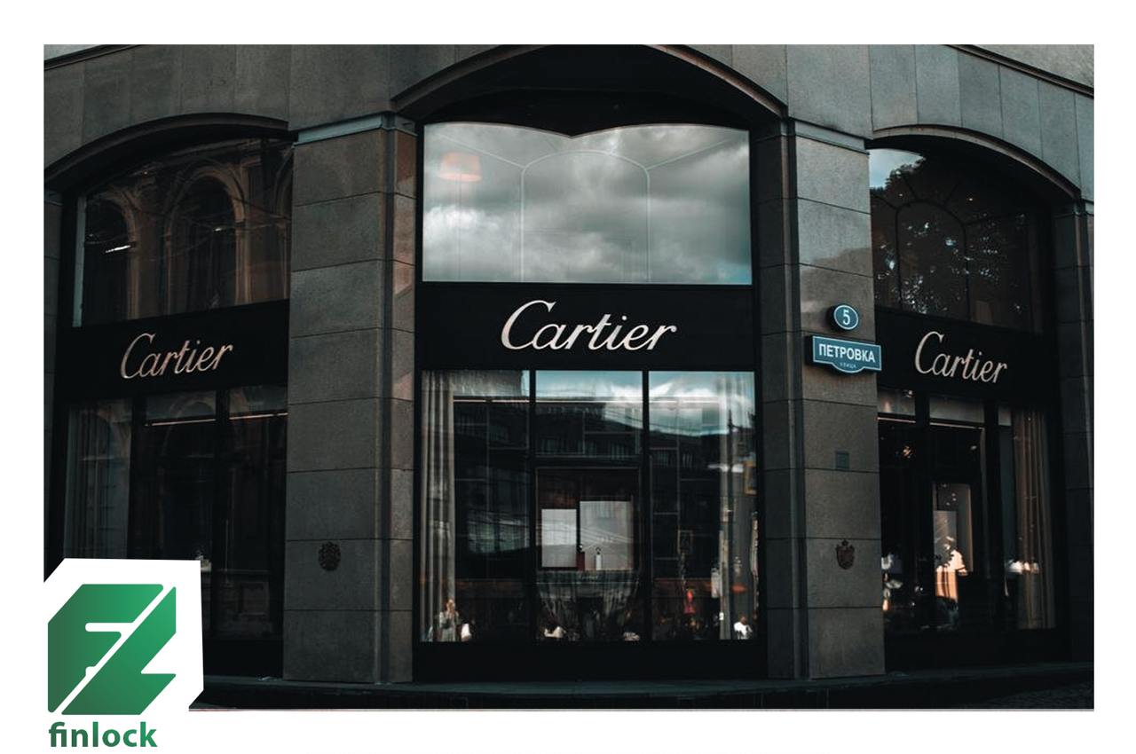 Ювелирные бренды Tiffany и Cartier потеряли миллиарды после закрытия бутиков в России В 2024 году компания Richemont владеет Cartier, Vacheron и др. получила в России около ₽1 млрд, тогда как в 2021 году её выручка составляла ₽23.8 млрд, Tiffany — ₽0.7 млрд против ₽4.6 млрд в 2021 году , Bulgari — ₽0.4 млрд против ₽4 млрд в 2021 году . Сейчас у Richemont остались два бутика в России, у Tiffany — один, у Bulgari — ни одного. Все компании пытаются наладить продажи в Казахстан и другие страны ЕАЭС. РБК