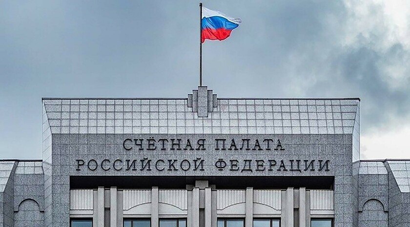 Счетная палата Запорожской области отчиталась о результатах работы за 2024 год Председатель Счетной палаты Запорожской области Юлия Лавданская представила депутатам Законодательного Собрания отчет о результатах работы возглавляемой ею структуры за 2024 год. Об этом сообщил корреспондент Запорожского агентства новостей. «Основными направлениями деятельности Счетной палаты в 2024 году являлись формирование штатного состава Счетной палаты, разработка нормативно-правовой базы и регламентирующих документов для обеспечения деятельности Счетной палаты, проведение экспертно-аналитических мероприятий, а также обеспечение материально-технической базы Счетной палаты», — отметила Лавданская. , VK и ОК и читайте новости на нашем сайте