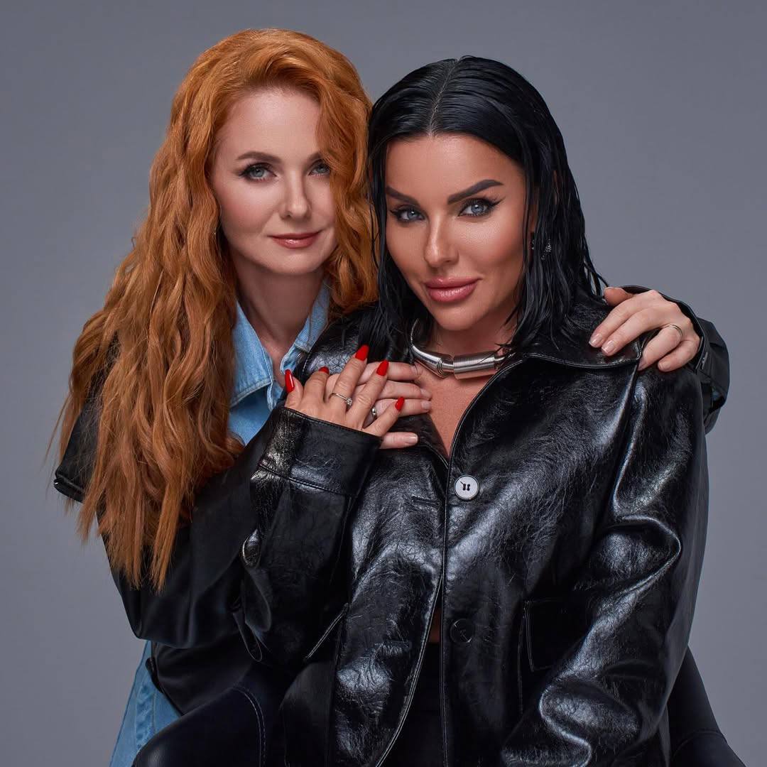 t.A.T.u. официально объявили о воссоединении.  «Все и обо всем — в наших глазах и не только. Впереди много нового и интересного. Погнали!»  КК