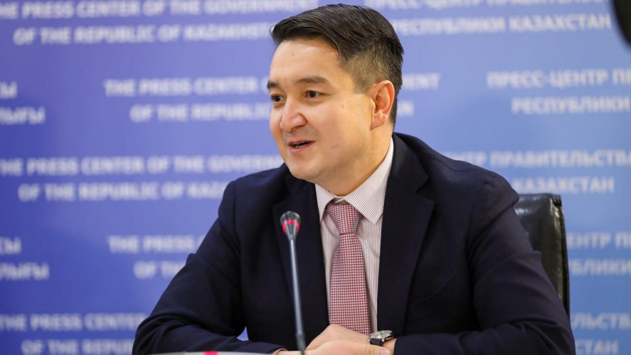 Мобильные переводы в Казахстане можно будет отследить на 100 В ближайшее время в Казахстане появится новая бытовая форма валюты цифровой тенге Она станет третьим видом нацвалюты наряду с наличными и безналичными деньгами Как пояснил заместитель председателя Национального банка РК Берик Шолпанкулов цифровой тенге полностью интегрируется в существующую финансовую инфраструктуру и не создаст сложностей для пользователей Сфера использования цифрового тенге это сфера расчетов Цифровой тенге будет полностью имплементирован в действующую инфраструктуру и соответственно не создаст никаких проблем по использованию его в быту Он будет также использоваться во всех онлайн в расчетах а также через POS терминальные системы поэтому мы не видим никаких проблем и ограничений сказал Шолпанкулов