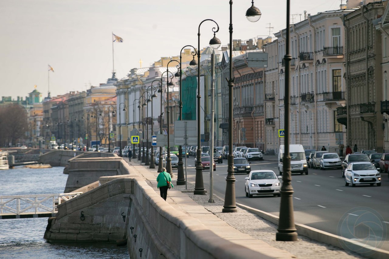 Первые грозы обещают Петербургу в выходные. Теплая и сухая погода ожидается в городе завтра и послезавтра, зато к воскресенью придут дожди и похолодание. Возможна гроза, предупреждает главный синоптик Северной столицы Александр Колесов. Фото: Город+