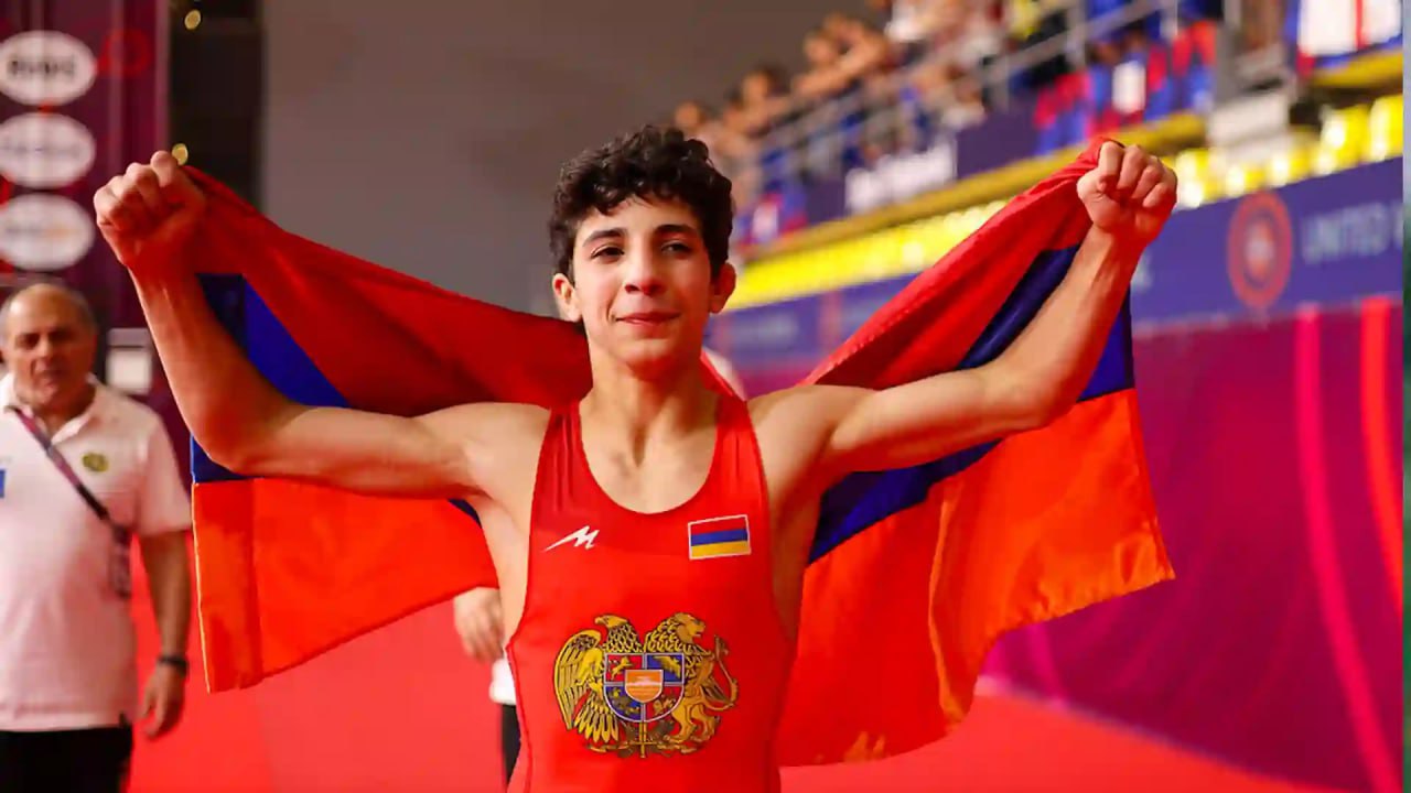 Марат Ачемян  51 кг  стал бронзовым призeром чемпионата мира 2025 среди кадетов  U17 , проходящего в Афинах.