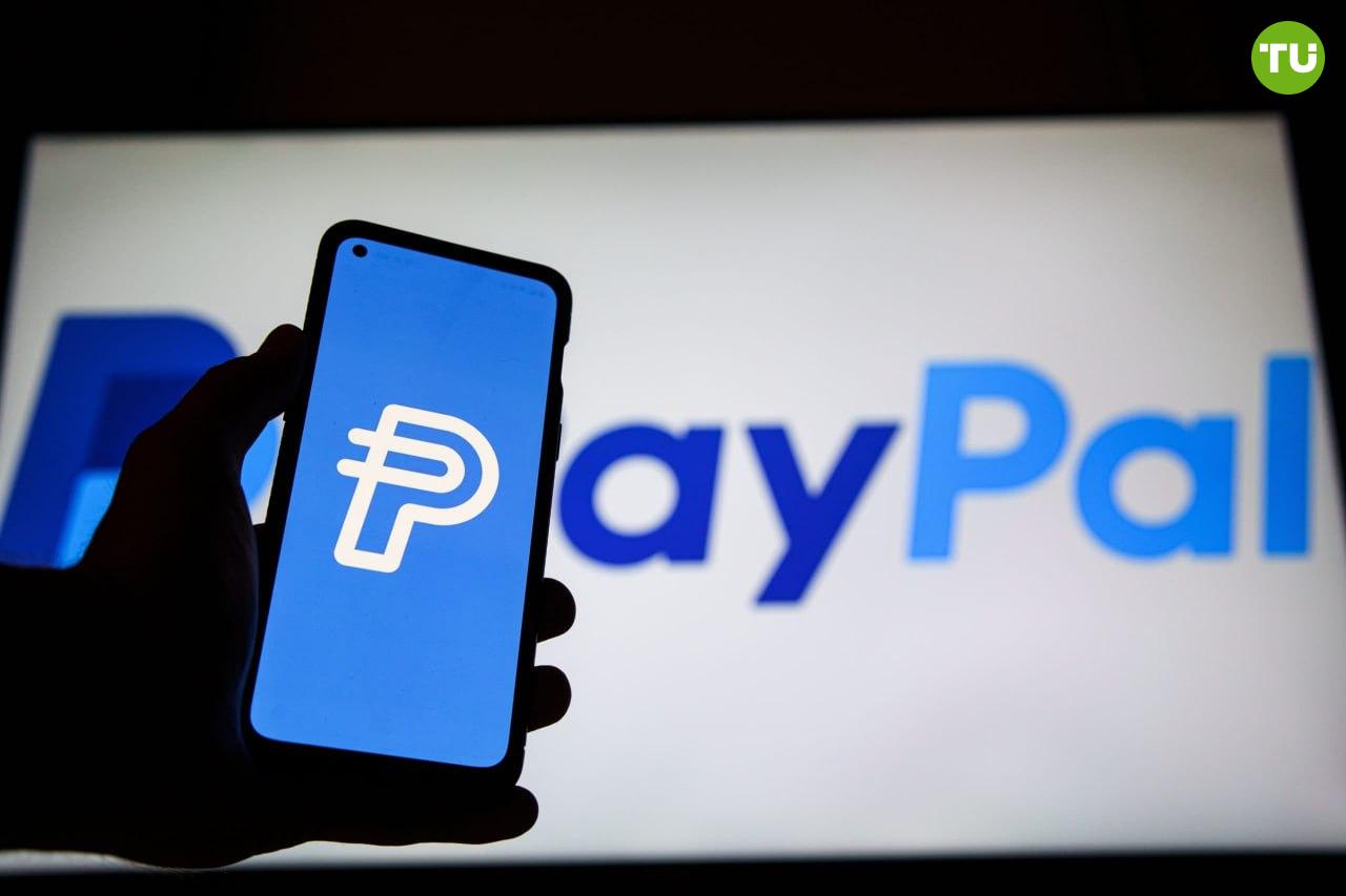 PayPal расширяет использование PYUSD​  PayPal, электронная платежная система, планирует расширить использование стейблкоина PYUSD в 2025 году, интегрируя его в оплату поставщикам и международные транзакции.    Компания разрабатывает новый сервис оплаты счетов, который позволит более 20 миллионам малых и средних предприятий использовать PYUSD для расчетов.  PYUSD будет внедрен в Hyperwallet, систему массовых выплат, что сделает переводы для фрилансеров и подрядчиков более доступными.