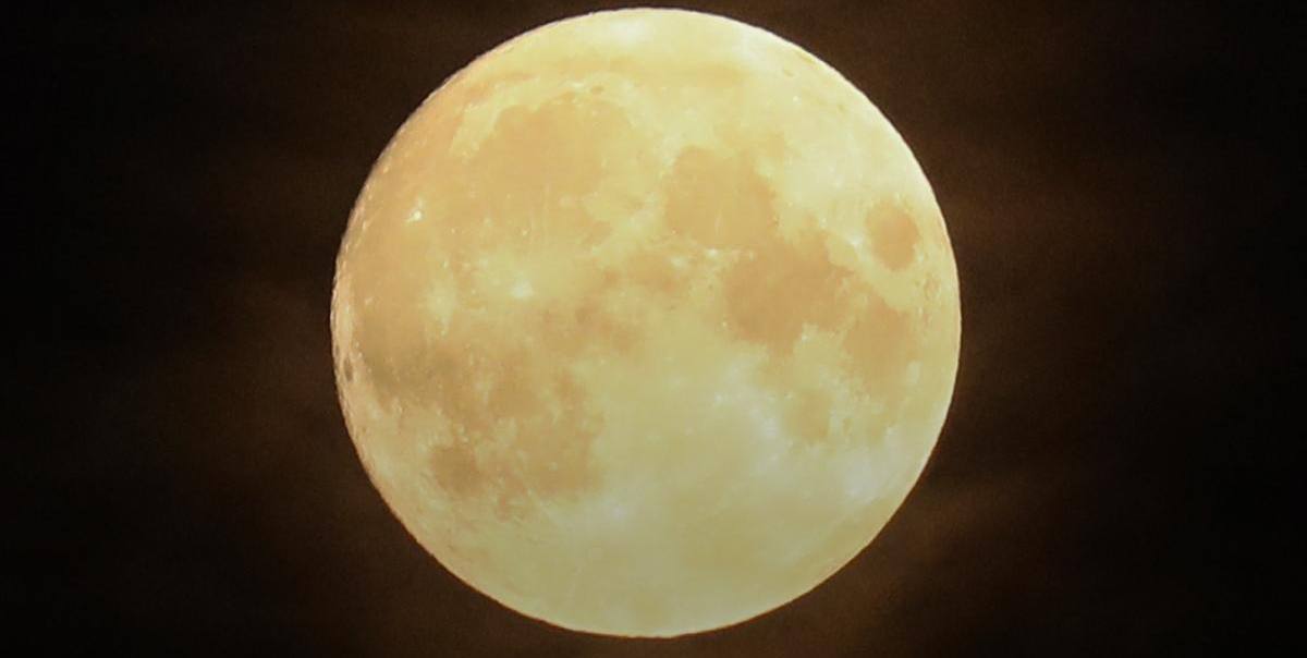 Москвичи рискуют не увидеть бобровое суперлуние из за облачности Гидрометцентр