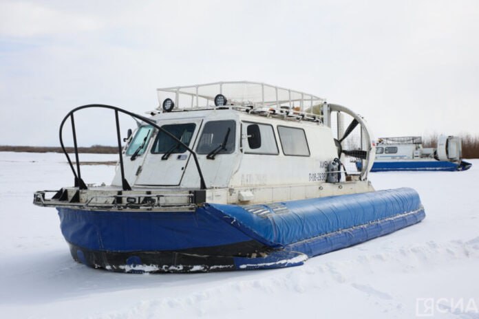 Суда на воздушной подушке из Якутска в Нижний Бестях вновь ходят по тарифу 2500 рублей Тарифы на перевозку пассажиров из Якутска в Нижний Бестях на судах на воздушной подушке снижены до 2500 рублей Подробнее читайте по ссылке Фото Саргын Скрябин ЯСИА yk24 ru в MAX Telegram ВК VK Видео