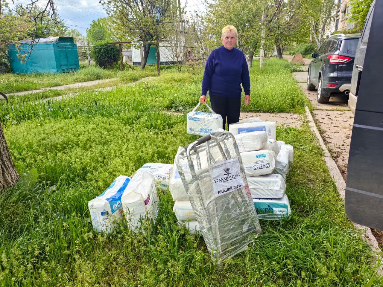 Волонтер из Аргентины Хуан Мартин оказал адресную помощь жителям Каланчака Благотворительный фонд "Добрый Ангел" вместе с Херсонским отделением "Мы вместе" и волонтерами Каланчакского округа провели акцию поддержки для маломобильных и нуждающихся граждан. "Проведена работа по адресной выдаче инвалидных колясок, ходунков и тростей для маломобильных жителей села, переданы памперсы и средства ухода для лежачих больных, а также продуктовые наборы, полученные при поддержке Фонда президентских грантов", — говорится в сообщении. ПОДПИСАТЬСЯ НА ТАВРИЮ