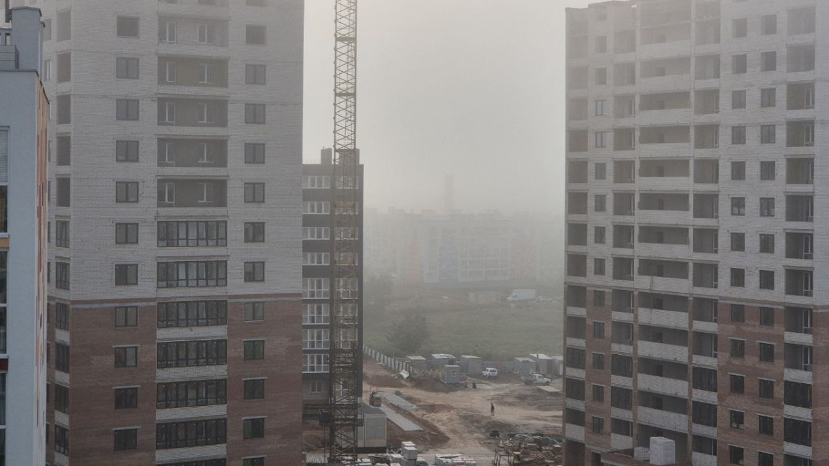 Самара вошла в рейтинг городов миллионников с самыми дешевыми новостройками За 128 тысяч рублей в столице региона можно приобрести квадратный метр жилья Бюджетнее расстаться с квартирой готовы застройщики только в Волгоградской области здесь просят 126 тысяч за квадрат Также демократичная цена наблюдается и у Омской области 156 тысяч ГТРК Самара MAX lВК lОК lСАЙТ