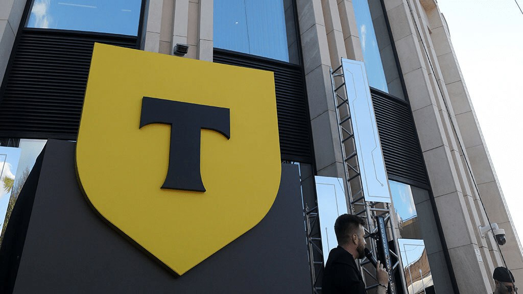 Т Технологии стали основным претендентом на покупку Авто ру сообщили источники РБК Возможная сумма сделки 35 млрд рублей Сами стороны комментариев не давали О планах Яндекса продать актив ранее писал Ъ Опрошенные газетой эксперты допускали что причина в просадке авторынка и росте конкуренции среди классифайдов vc ru invest 2734150