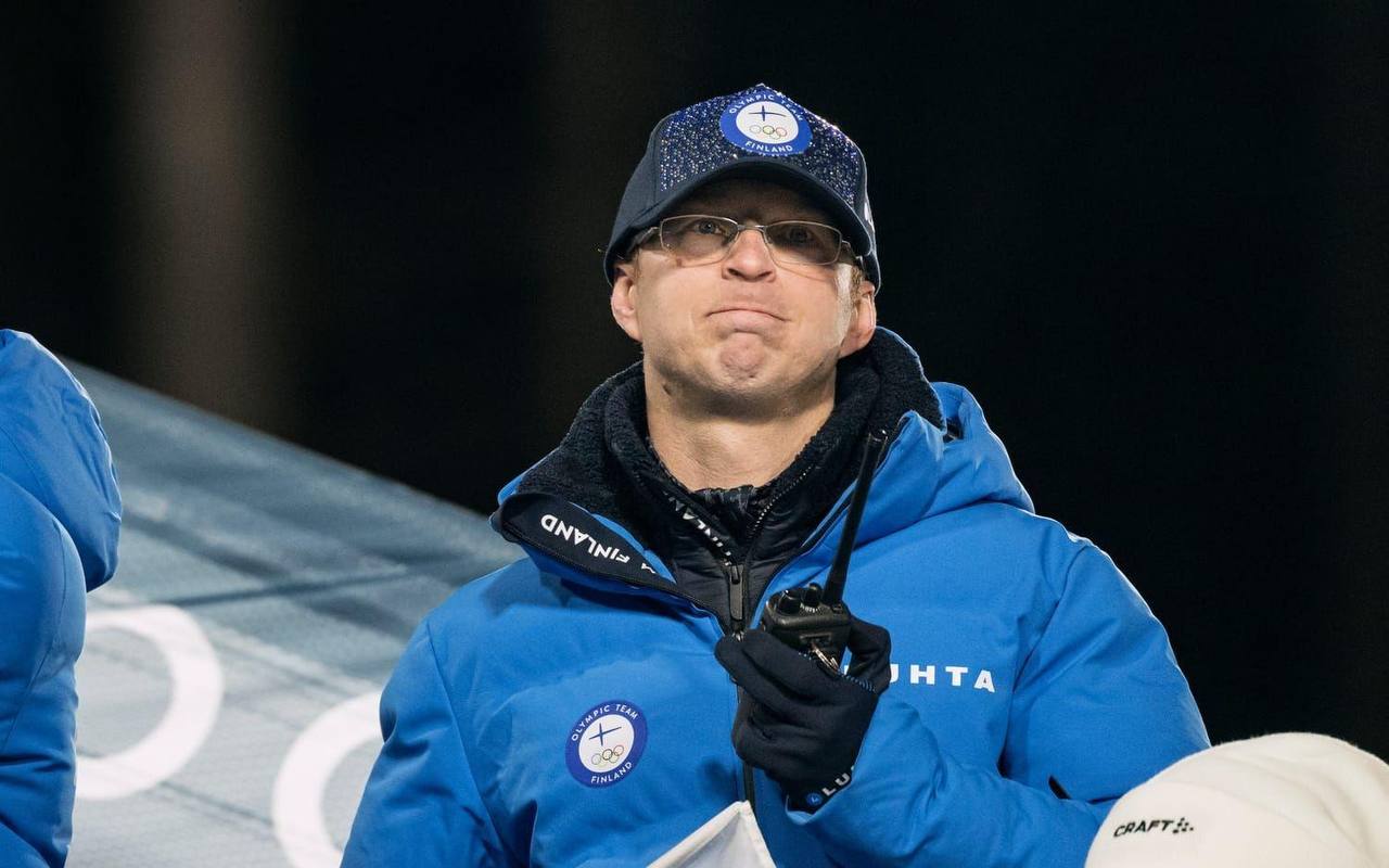 Главный тренер сборной Финляндии по прыжкам с трамплина отстранен от Олимпиады Игорь Медвед покидает расположение команды из за проблем с алкоголем Олимпийский комитет Финляндии заявил что поведение специалиста противоречит правилам и ценностям финской команды Я совершил ошибку и мне очень жаль Я хочу извиниться перед всей финской командой спортсменами и болельщиками Желаю команде чтобы они могли сосредоточиться на Играх и продолжить хорошую работу заявил Медвед Подписывайтесь на РИА Новости Спорт в MAX