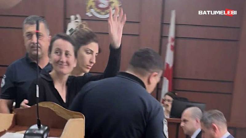 Мзию Амаглобели приговорили к двум годам лишения свободы.  Журналистка и основательница Netgazeti и Batumelebi Мзия Амаглобели получила два года тюрьмы по решению судьи Батумского городского суда Нино Сахелашвили.  Обвинение смягчили, также часть срока — более четверти — Мзия уже провела в СИЗО.