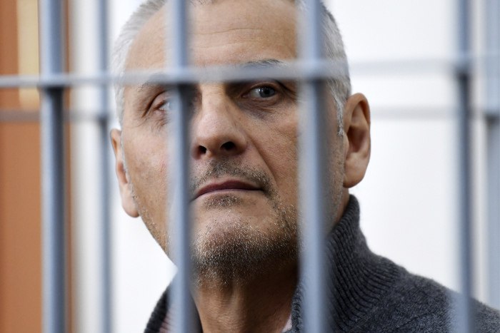 Суд отказал Александру Хорошавину в смягчении приговора    Неотбытый срок не стали менять на принудительные работы: ys.news/news/post/8040/  Фото: Юрий Смитюк / ТАСС