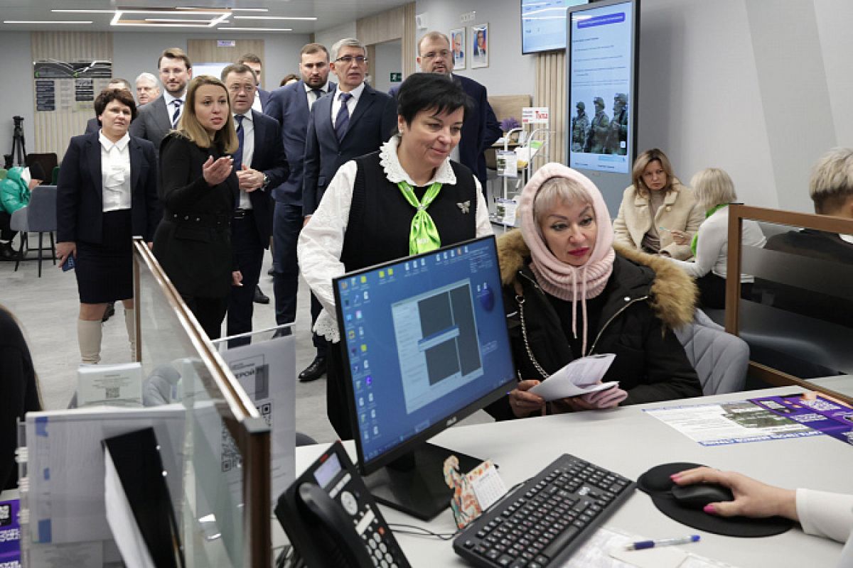 В Тульской области объединят региональные и банковские инициативы   newstula ru fn 1785608 html Во время двусторонней встречи Дмитрий Миляев отметил что за последние годы у региона сложились прочные и конструктивные отношения с ПСБ Глава региона выразил благодарность банку за поддержку оборонно промышленного комплекса Тульской области и за работу с гражданским сектором   Прислать новость Подписаться   Мы в MAX