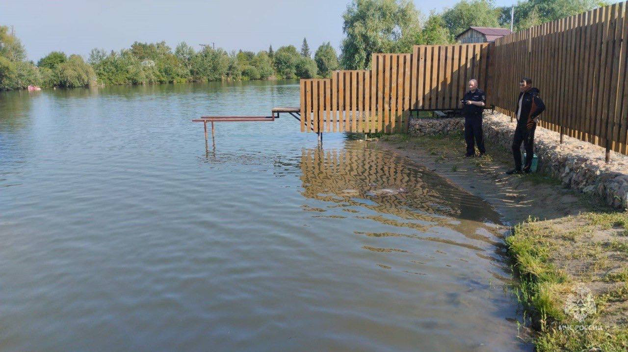 Парень погиб при попытке переплыть реку Алей в Рубцовске Вчера в районе садоводческого некоммерческого товарищества №3, на одном из самых широких мест старицы реки Алей водолазами ГОЧС г. Рубцовска поднято тело мужчины 2007 года рождения. Предварительно установлено, что парень пытался переплыть водоём и утонул. Главное управление МЧС России по Алтайскому краю напоминает, что даже хороший пловец должен соблюдать постоянную осторожность, дисциплину и строго придерживаться правил поведения на воде. ТОЛК