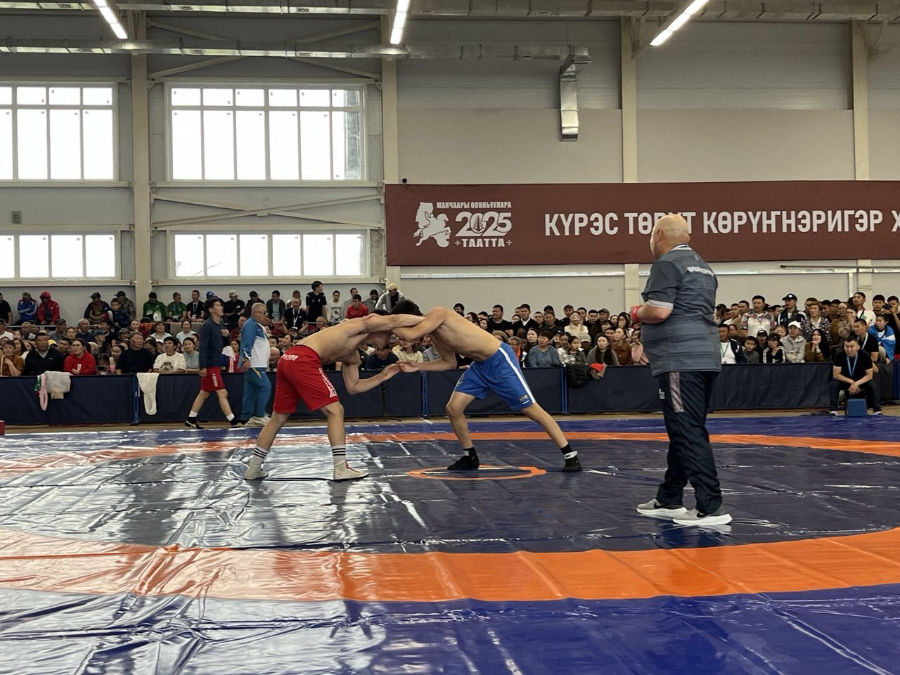 Якутский хапсагай включили в программу Всемирных игр кочевников Хапсагай включен в программу Всемирных игр кочевников которые пройдут с 31 августа по 6 сентября 2026 года в Кыргызстане В масштабных соревнованиях примут участие около 4 тысяч спортсменов из 90 стран Напомним работа в развитию национальных видов спорта в республике проводится во исполнение целей и задач государственной программы Спорт России инициированной Президентом страны Владимиром Путиным ulusmedia Читайте нас в MAX