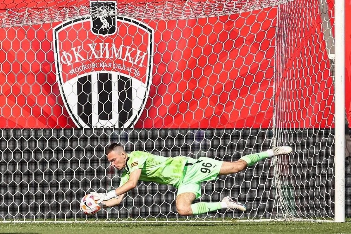 Обанкротившиеся Химки возвращаются в футбол под новым названием Стрелец Мутко против Клуб созданный после слияния с Космосом из Долгопрудного планирует заявиться во Вторую лигу при этом долги предыдущего юрлица в размере более 1 млрд до сих пор не погашены