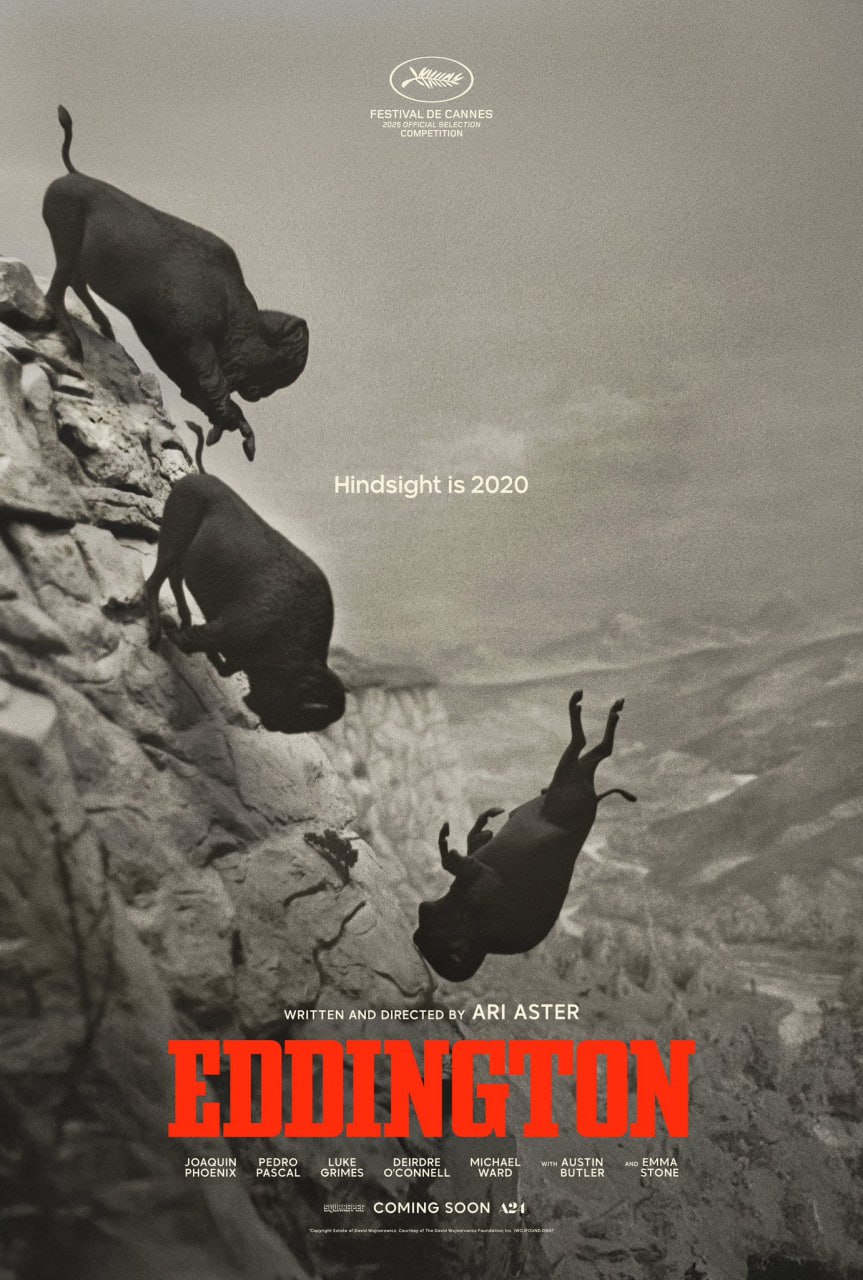 Вышел трейлер нового фильма Ари Астера «Эддингтон» с Хоакином Фениксом и Педро Паскалем Действие картины разворачивается в 2020 году в небольшом пустынном городе Эддингтон в штате Нью-Мексико. В центре сюжета — местный шериф Джо Кросс Хоакин Феникс , который никак не может смириться с новыми правилами, навязанными правительством в связи с пандемией коронавируса. Устав от нападок окружающих и билбордов с ненавистным ему мэром Тедом Гарсией Педро Паскаль , Джо решает, что пришло время взять дело в свои руки и публично объявляет о планах стать новым главой Эддингтона. Только вот громкое заявление шерифа остается незамеченным, поскольку соцсети захватывают новости об убийстве Джорджа Флойда в Миннеаполисе. Вскоре улицы тихого городка заполняют молодые протестующие, из-за чего и без того расшатанная психика Джо начинает трещать по швам. Роли в ленте исполнили Хоакин Феникс, Педро Паскаль, Эмма Стоун, Остин Батлер, Люк Граймс и др. В мировой прокат фильм Ари Астера и студи A24 выйдет 18 июля. Киноковбой Подпишись
