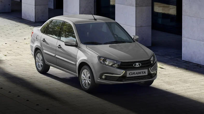 АвтоВАЗ не будет выпускать Lada Granta с автоматической коробкой передач Об этом порталу Автоновости дня рассказал руководитель продуктового маркетинга компании Сергей Корниенко С его слов Гранте не вернут автомат из за того что версия с такой коробкой передач есть у модели Iskra Она и останется входным автомобилем с автоматической трансмиссией в линейке Lada Если к текущей Granta добавить автомат какое то время пройдет себестоимость тоже увеличится и возможно зазор от Iskra с автоматом будет совсем небольшим пояснил представитель АвтоВАЗа Последняя партия Грант с автоматической коробкой была произведена в 2024 году Нужен Гранте автомат как считаете конечно нужен нет для неё это лишнее удорожание Журнал Авто ру online