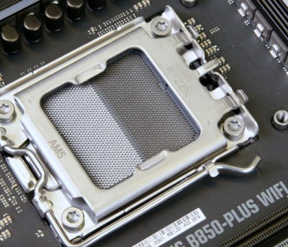 ASRock объявила что ее платы AM5 поддерживают процессоры Zen 6 фирма последовала примеру ASUS и MSI Компания ASRock решила последовать примеру ASUS и MSI и объявила что ее материнские платы с сокетом AM5 тоже будут поддерживать грядущие процессоры на базе архитектуры Zen 6