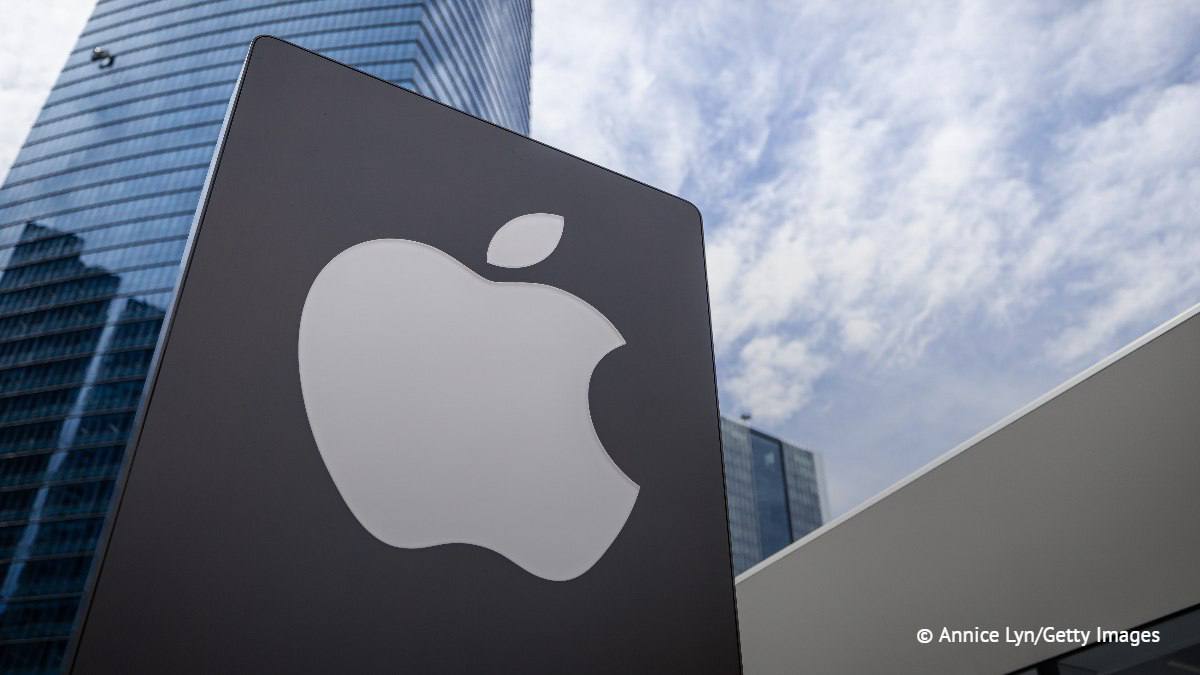 Apple поднимет цены на свои платные сервисы в РФ примерно на 19 впервые за 10 лет Об этом сообщает профильное издание iPhones В первую очередь рост цен коснется стриминга Music и TV хранилища iCloud и прочих сервисов Также удорожание может затронуть стандартизированные цены в App Store Фото и информация ТАСС