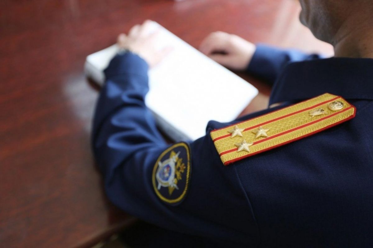 В Иванове следователи проводят проверку по факту падения двухлетней девочки из окна дома Следственный отдел по Ленинскому району города Иванова инициировал доследственную проверку по факту падения 2-летней девочки из окна квартиры. Инцидент произошел 13 июля в доме на улице Маршала Василевского. ↗ Прислать новость Подписаться