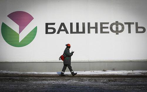 Башкирия собирается продать часть госпакета акций Башнефти Башкирия собирается приватизировать часть акций ПАО АНК Башнефть Министерство земельных и имущественных отношений республики подготовило проект поправок в план приватизации госимущества на 2024 2026 годы РБК Уфа ознакомился с документом На продажу предлагается выставить 11 3 млн акций Башнефти что составляет 6 36 уставного капитала компании и четверть всего пакета находящегося в собственности республики Сейчас Башкирии принадлежат 25 плюс одна акция или 44 4 млн ценных бумаг По данным компании всего в обращении находятся 177 6 млн ее акций в том числе 147 8 млн обыкновенных и 29 8 млн привилегированных Крупнейшими акционерами Башнефти являются НК Роснефть которой принадлежат 57 7 ценных бумаг компании и Республика Башкортостан РБК Уфа в Telegram РБК Уфа в MAX