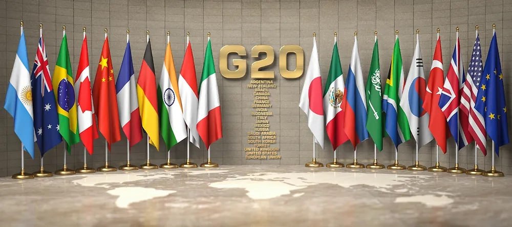 Российская делегация в G20 назвала заморозку активов РФ воровством Российская делегация на G20 в Вашингтоне заявила что заморозка активов страны является воровством Об этом рассказала РИА Новости шерпа России в Двадцатке Светлана Лукаш По её словам на встрече обсуждалась правомерность блокировки российских активов западными странами после начала спецоперации Лукаш отметила что такие меры подрывают цели Двадцатки по поддержке стабильности мировой финансовой системы и являются воровством чистой воды Геополитика