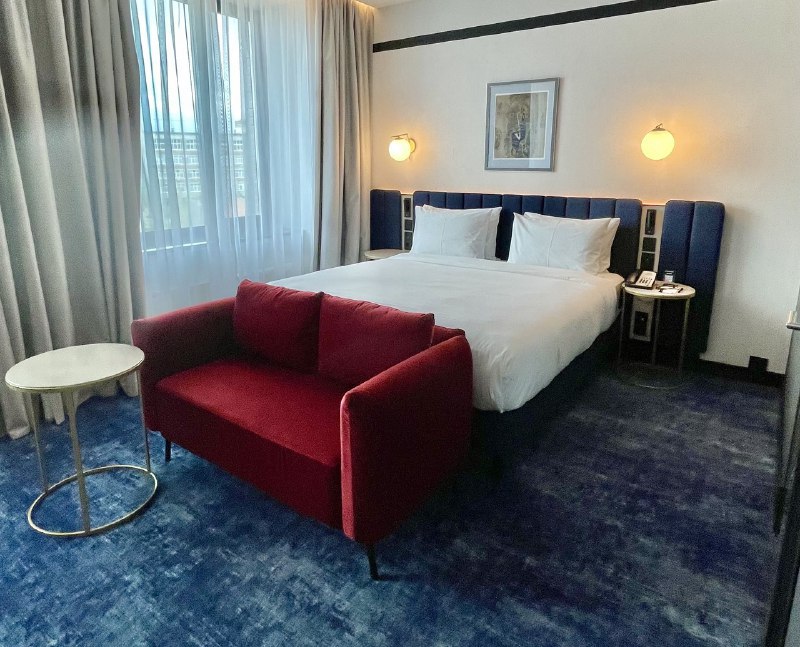 Омские власти заявили что в местных гостиницах вырос поток туристов По данным минкульта число постояльцев выросло на 200 тысяч человек В ведомстве уверены что люди приезжали сюда в том числе ради фестивалей и форумов Новости Омска Подписаться